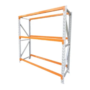 Mini Porta Pallet 250 kg, módulo inicial completo: estrutura metálica com duas colunas perfuradas cinza, três pares de longarinas laranja em três níveis e contraventamento diagonal, visto em ângulo de três quartos sobre fundo branco.