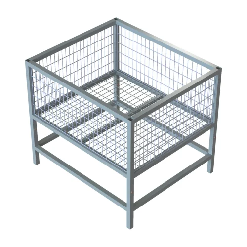 Expositor simples e raso: estrutura metálica sobre quatro pés, com um único cesto aramado retangular de profundidade rasa, visto em ângulo de três quartos sobre fundo branco.